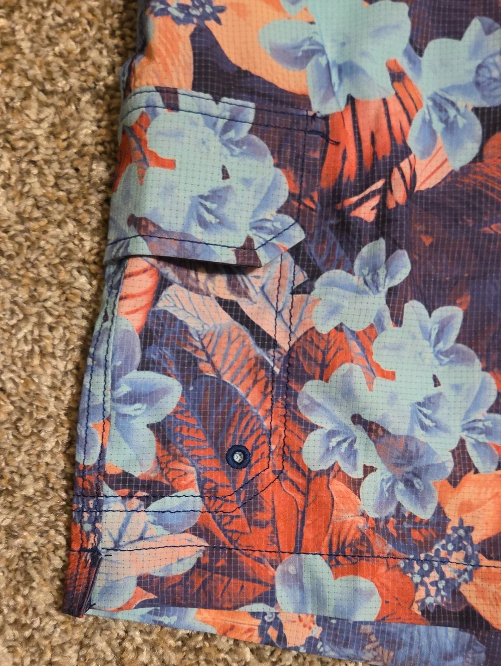 TOMMY BAHAMA Baja Techno Flora Hybrid Board Shorts